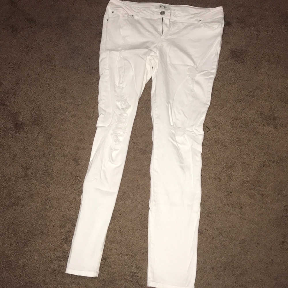 White jeans - women’s
